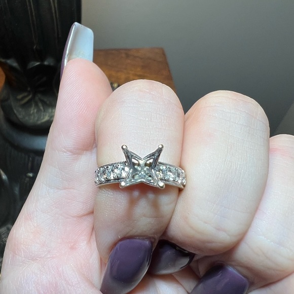 COPY - White Gold Diamond Engagement Ring Mount - Picture 4 of 6